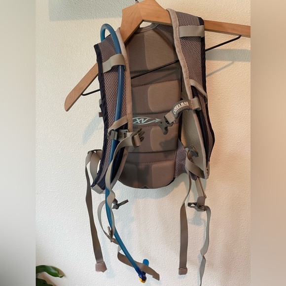 CamelBak Magic Hydration Pack - Picture 2 of 9